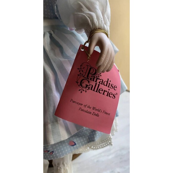 Lot 2 Dolls Porcelain Cloth Blonde Blue Eyes Girl Melanie Musical Pinafore Apron - Picture 8 of 10